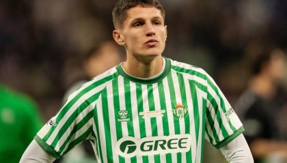 罗马诺：皇家贝蒂斯在8月底拒绝了法兰克福对阿尔蒂米拉的报价